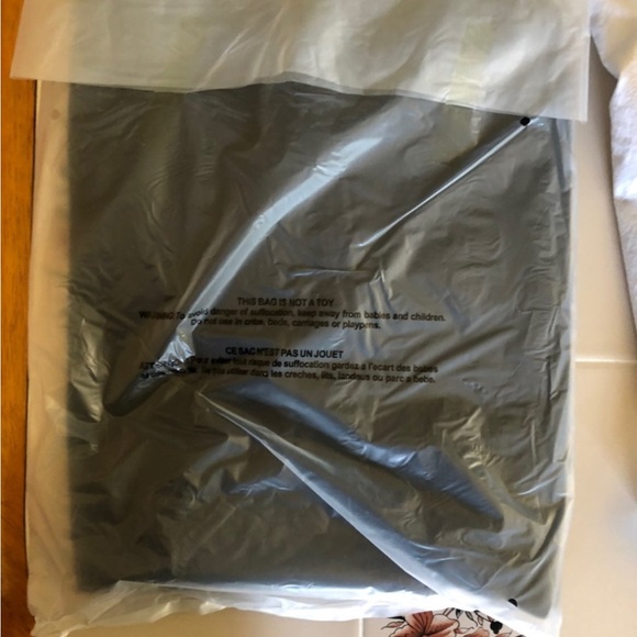 VICTORIAS SECRET WEEKENDER TOTE *NEW* - Picture 5 of 8